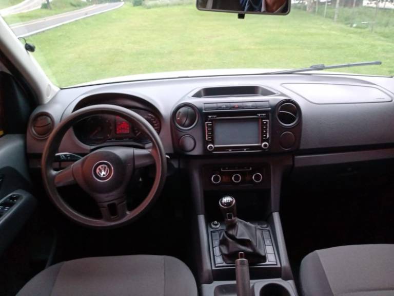 VOLKSWAGEN - AMAROK - 2013/2014 - Branca - R$ 86.000,00