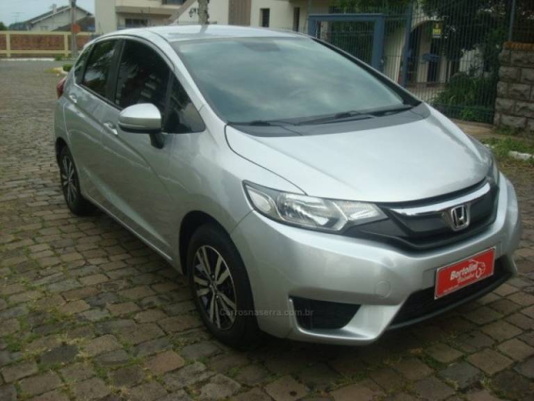 HONDA - FIT - 2014/2015 - Prata - R$ 49.000,00