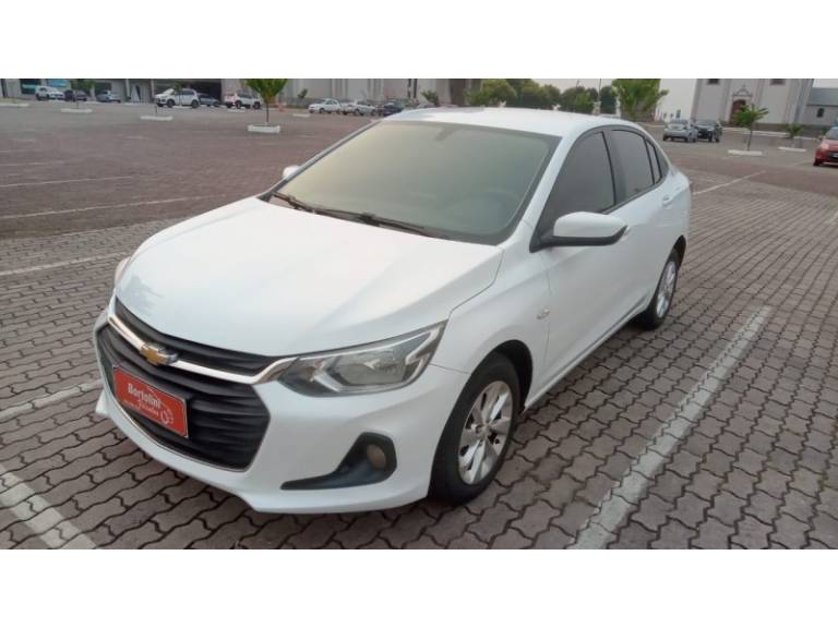 CHEVROLET - ONIX - 2021/2022 - Branca - R$ 76.000,00